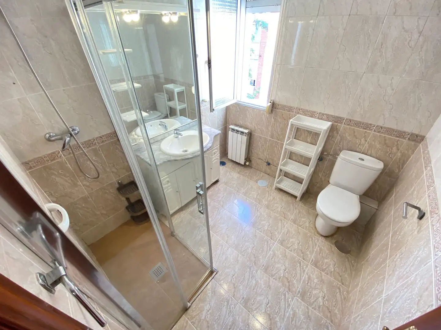Room in Calle Pico de Alba, 2, Palomeras Bajas