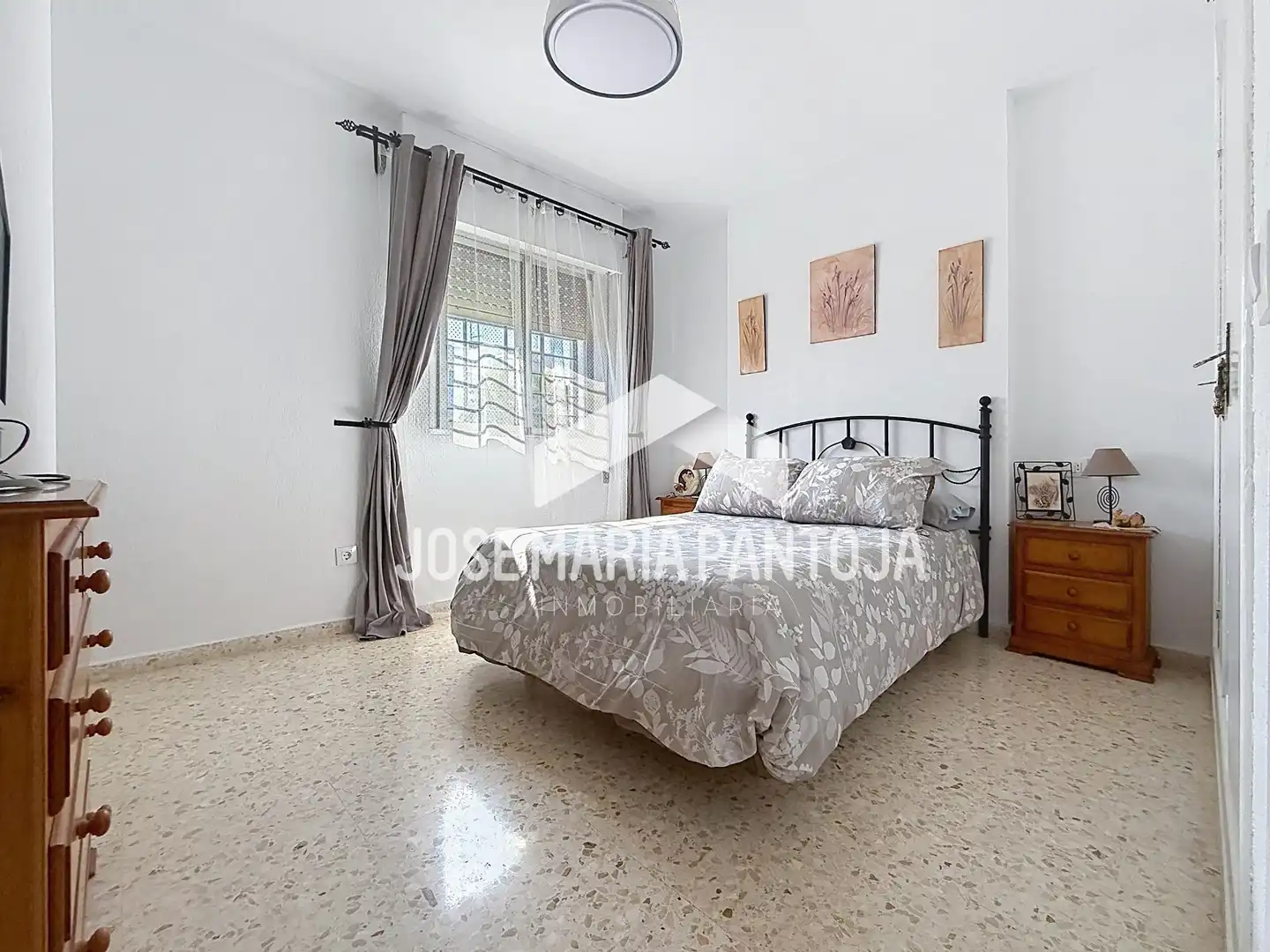 Dormitori de Casa adosada en venda en Jerez de la Frontera amb Aire condicionat, Calefacció i Terrassa