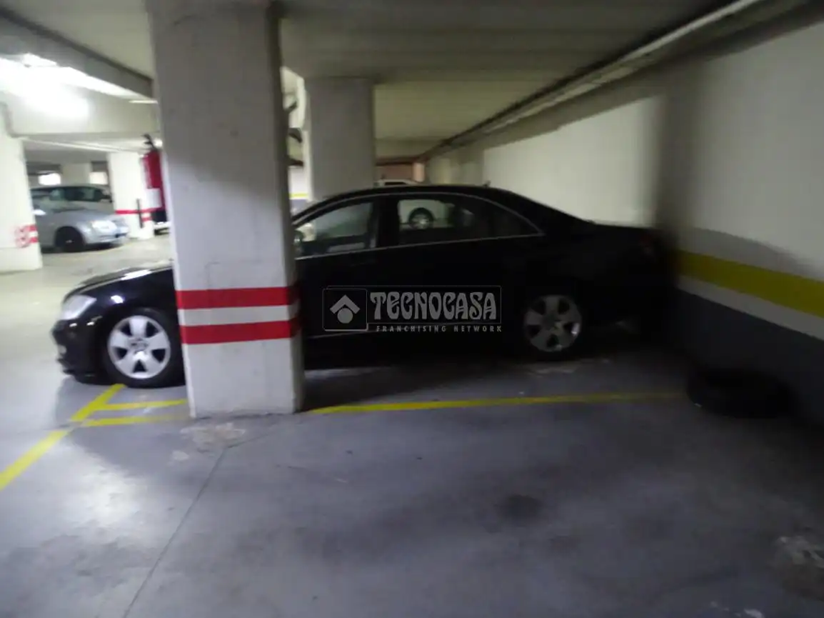 Parking de Piso en venta en Valladolid con Aire acondicionado, Calefacción y Trastero