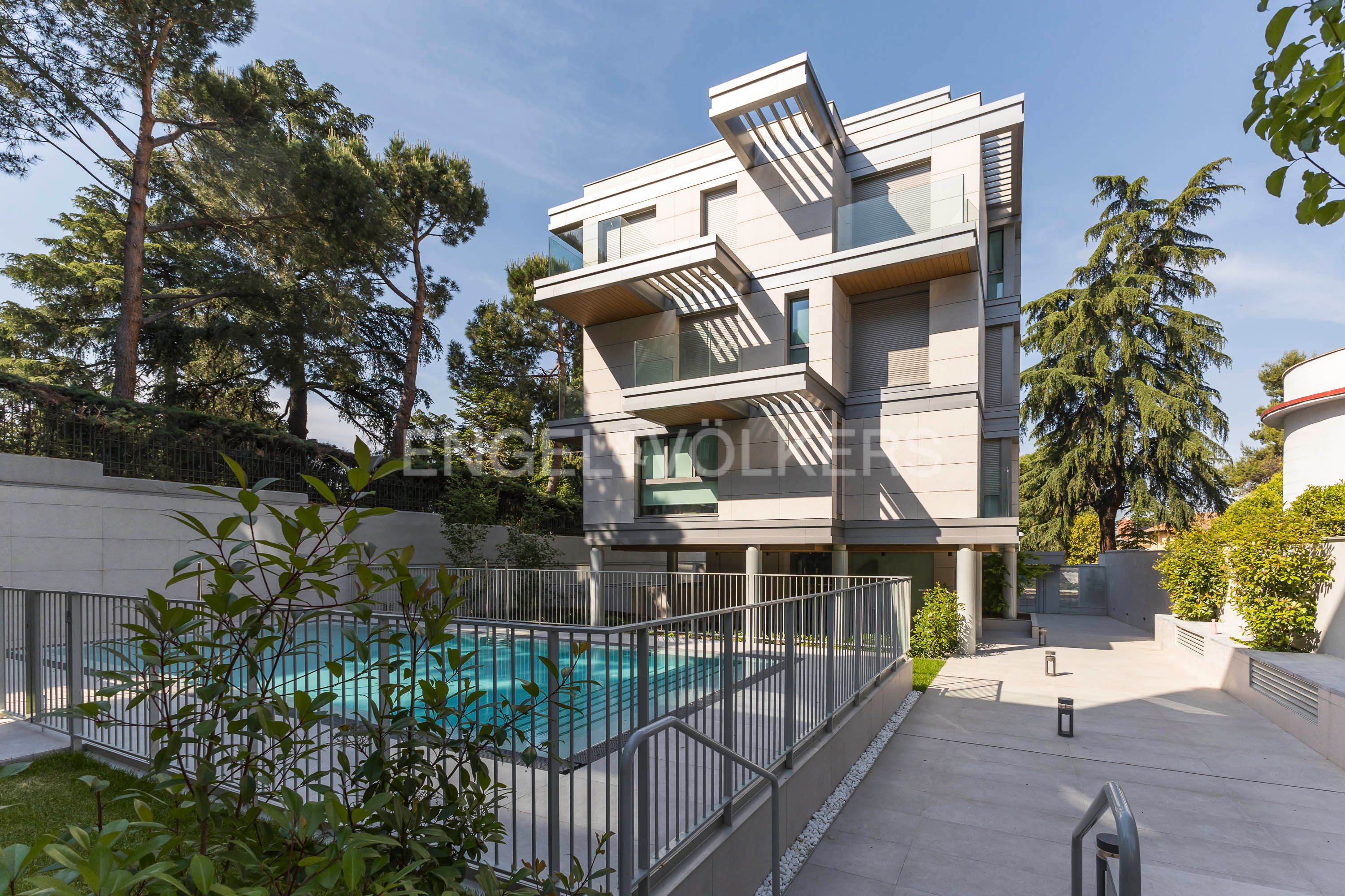 Exterior view of Apartment for sale in  Madrid Capital  with Air Conditioner, Heating and Storage room