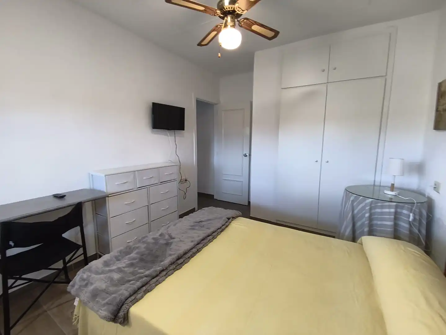 Habitación de Casa adosada de alquiler en Cartagena con Jardín privado, Amueblado y Horno
