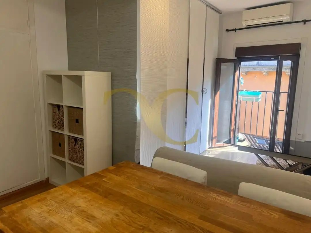 Flat for rent in Cortes - Huertas
