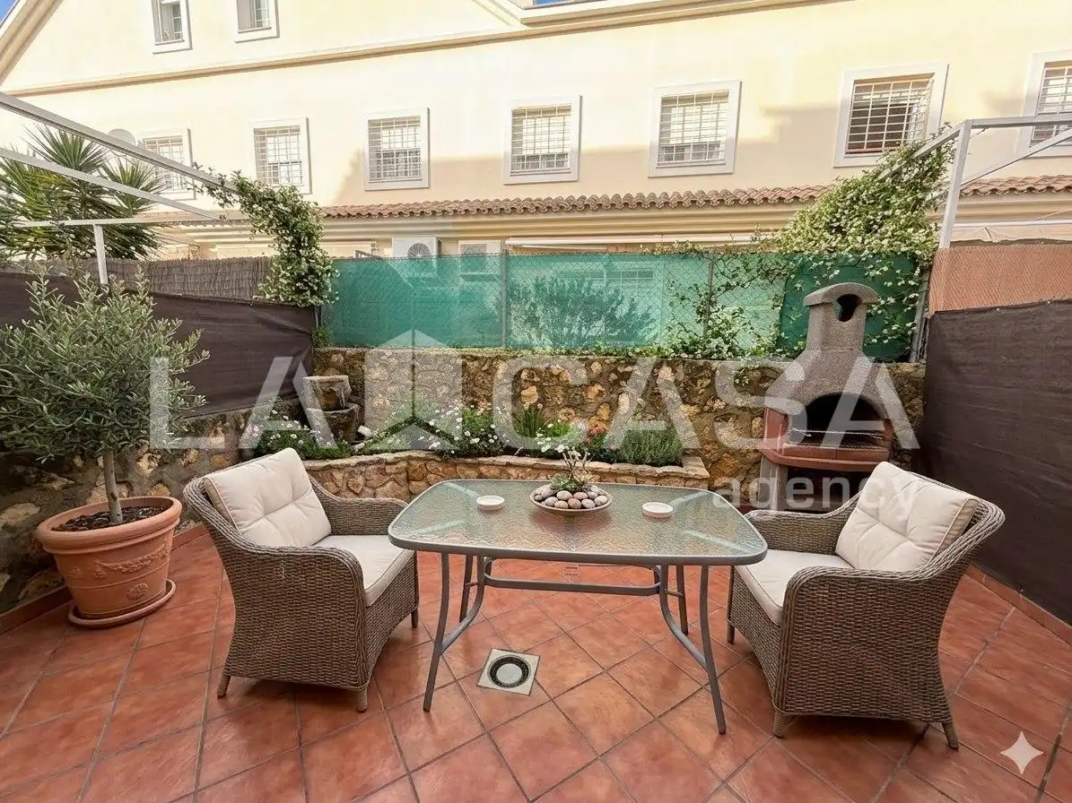 Adosado en venta en Olivar de Quintos