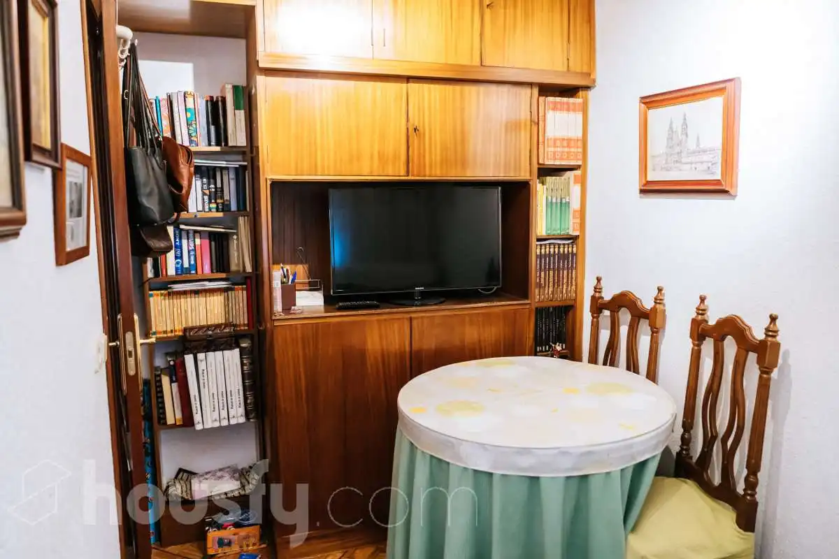 Wohnung zur Miete in Calle de Ochagavia, Valdezarza