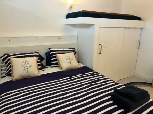 Schlafzimmer von Erdgeschoss zum Verkauf in Palamós mit Klimaanlage, Privatgarten und Terrasse