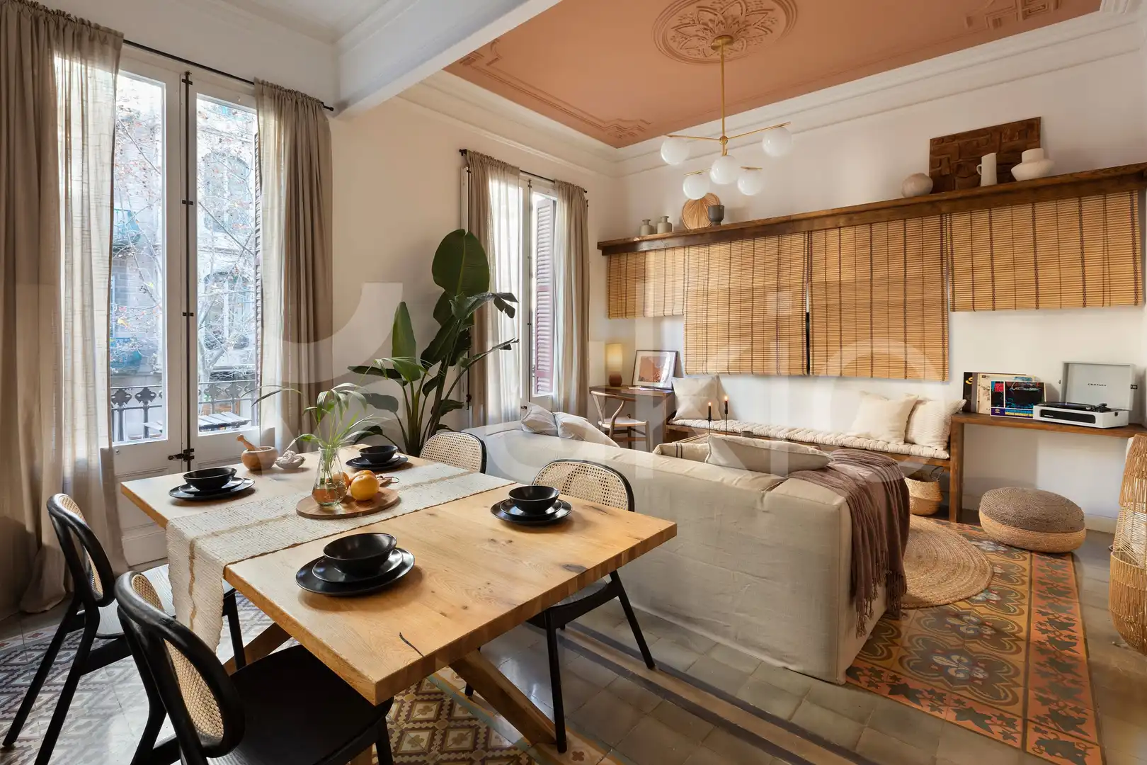 Apartamento con terraza en alquiler en Carrer de Roger de Llúria, imagen 2