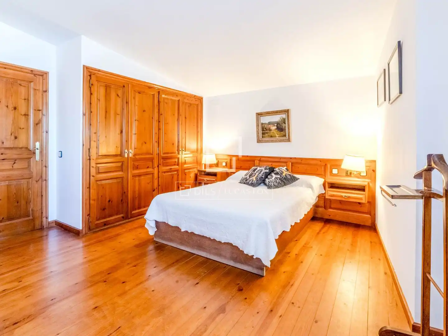 Dormitori de Finca rústica en venda en Castellet i la Gornal amb Jardí privat, Parquet i Terrassa
