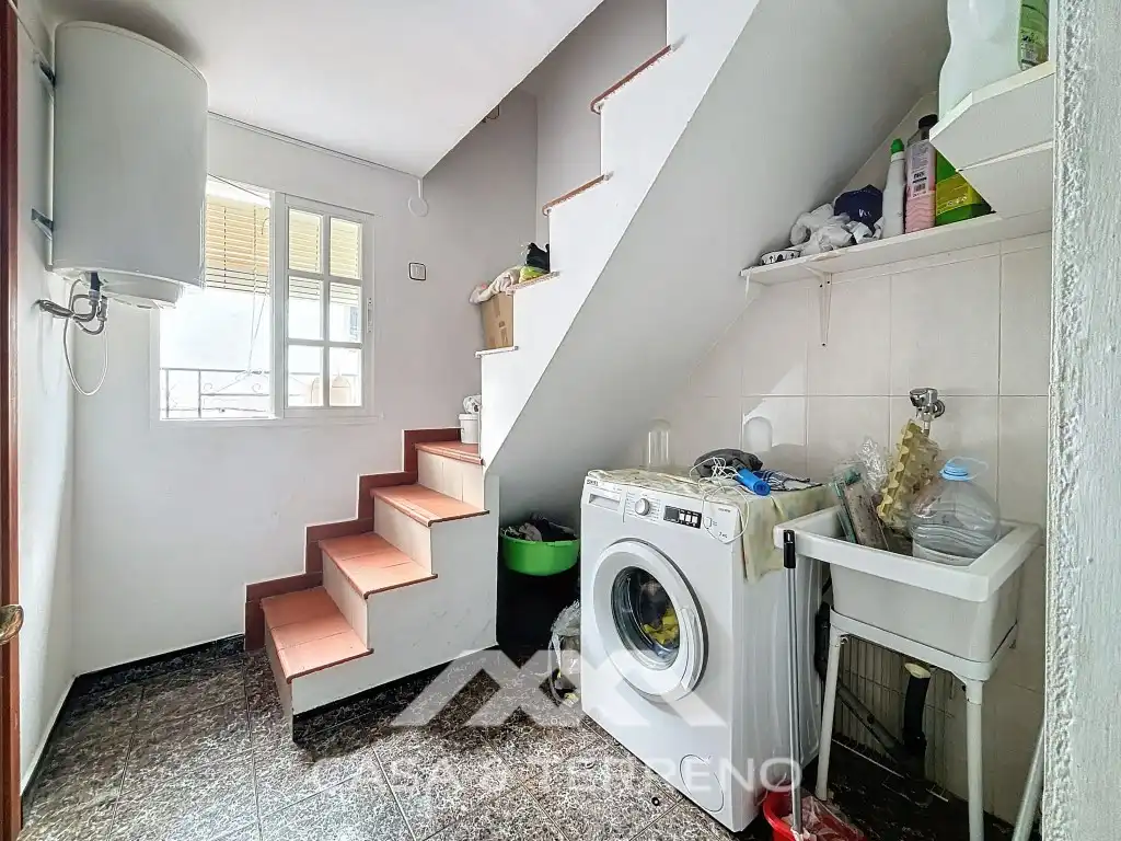 Houses for sale in Sayalonga  with Furnished, Oven and Washing machine