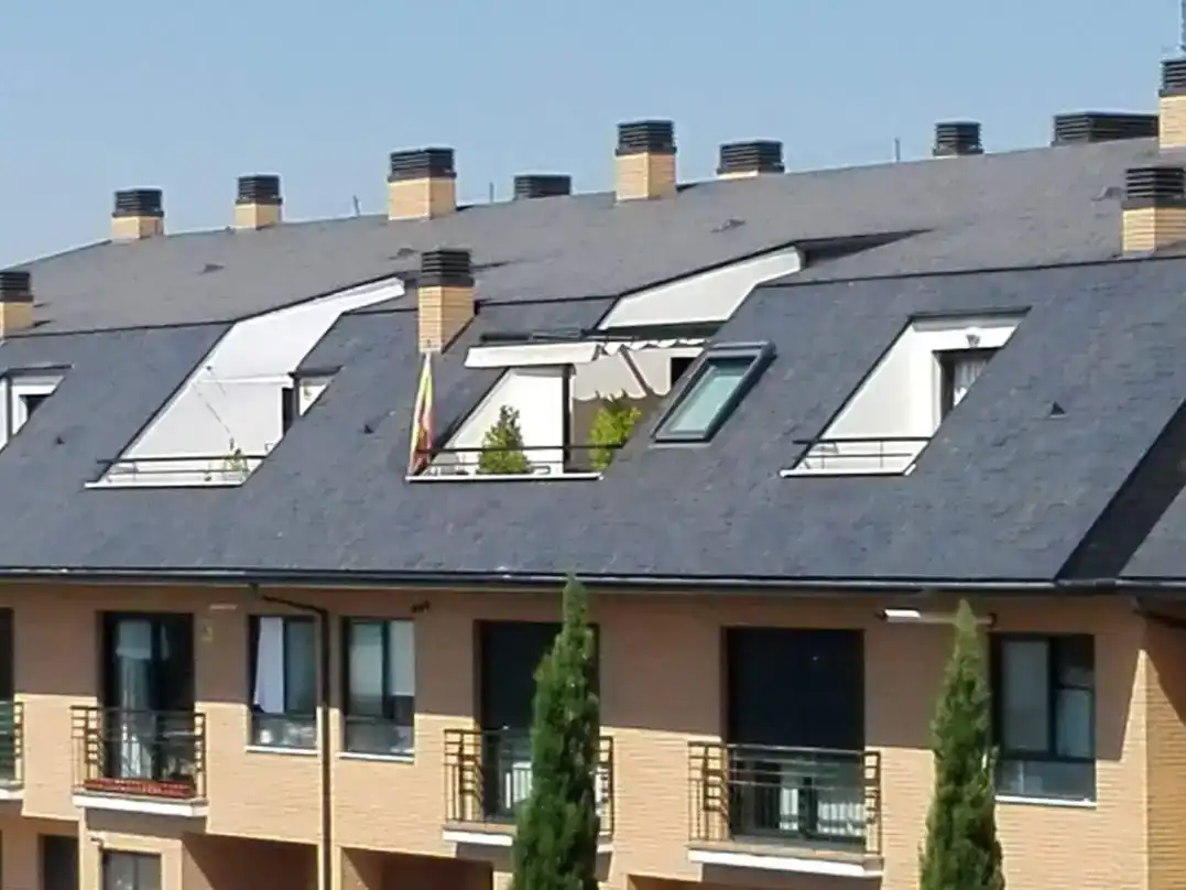 Vista exterior de Pis de lloguer en Pozuelo de Alarcón amb Aire condicionat, Piscina i Balcó