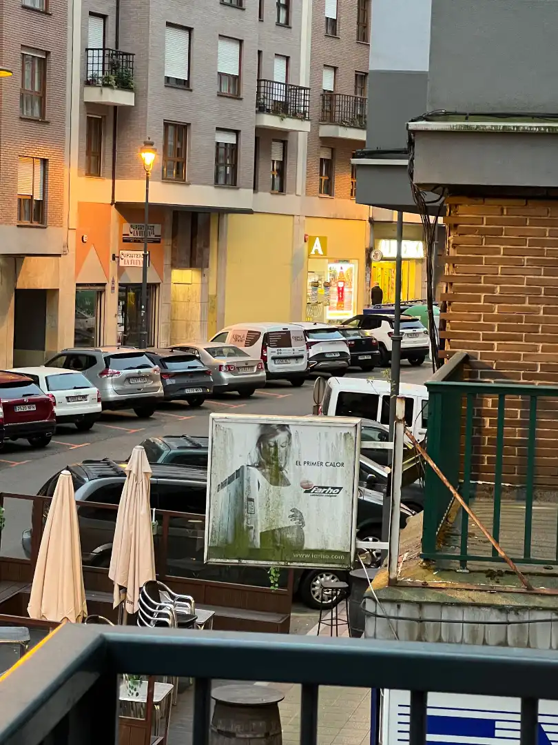 Parking de Piso en venta en Avilés con Terraza y Amueblado