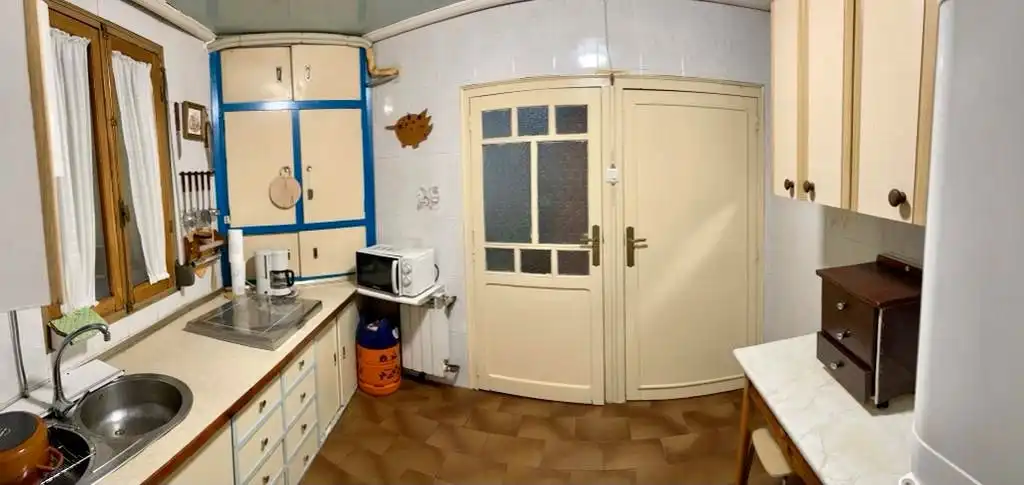 Cuina de Casa o xalet en venda en Arroyomolinos de la Vera amb Calefacció, Terrassa i Forn