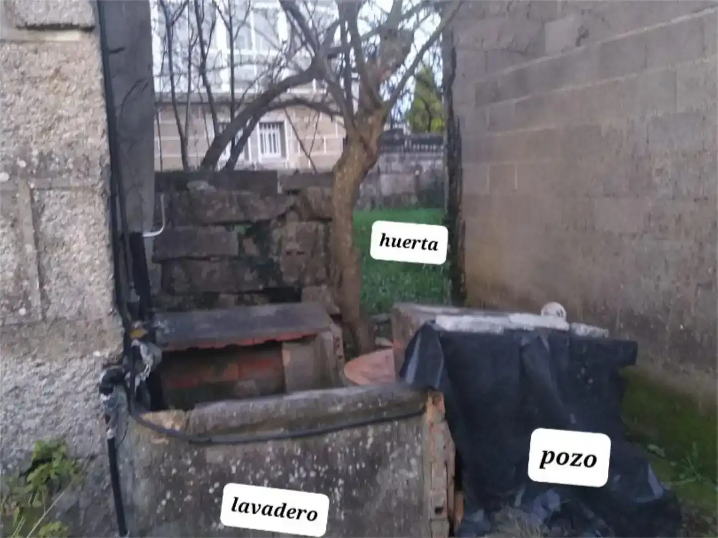 Jardí de Pis en venda en Xunqueira de Ambía amb Jardí privat, Traster i Moblat