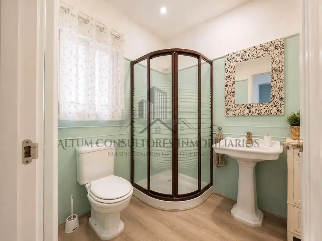 Bany de Casa o xalet en venda en Sevilla
