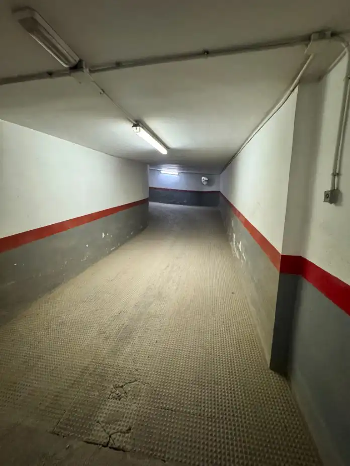 Einzelparkplatz zum Verkauf in Carretera de Malilla, imagen 3
