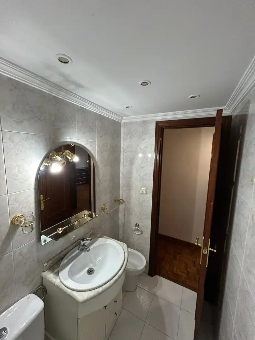 Bathroom of Flat for sale in Sevilla