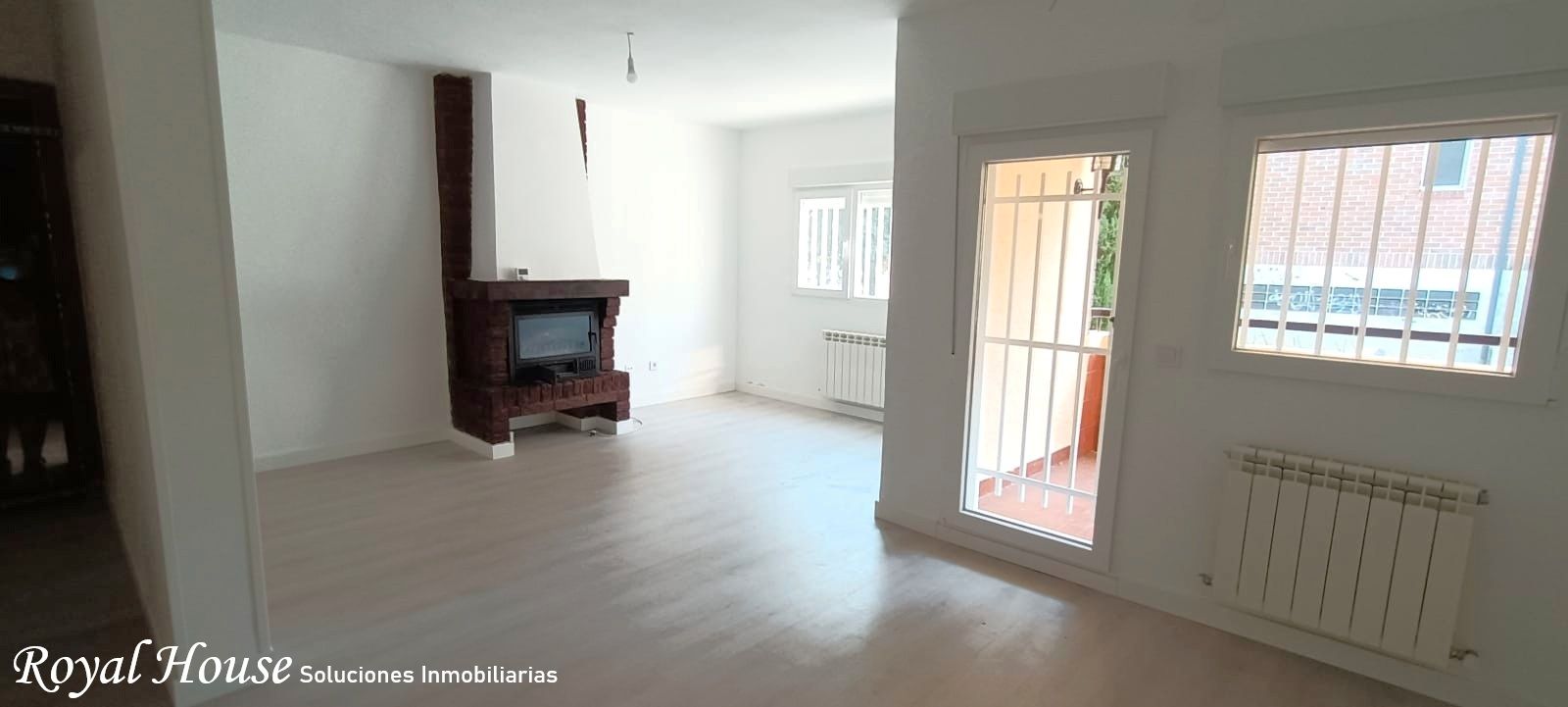 Sala d'estar de Pis en venda en El Escorial amb Calefacció, Terrassa i Piscina comunitària