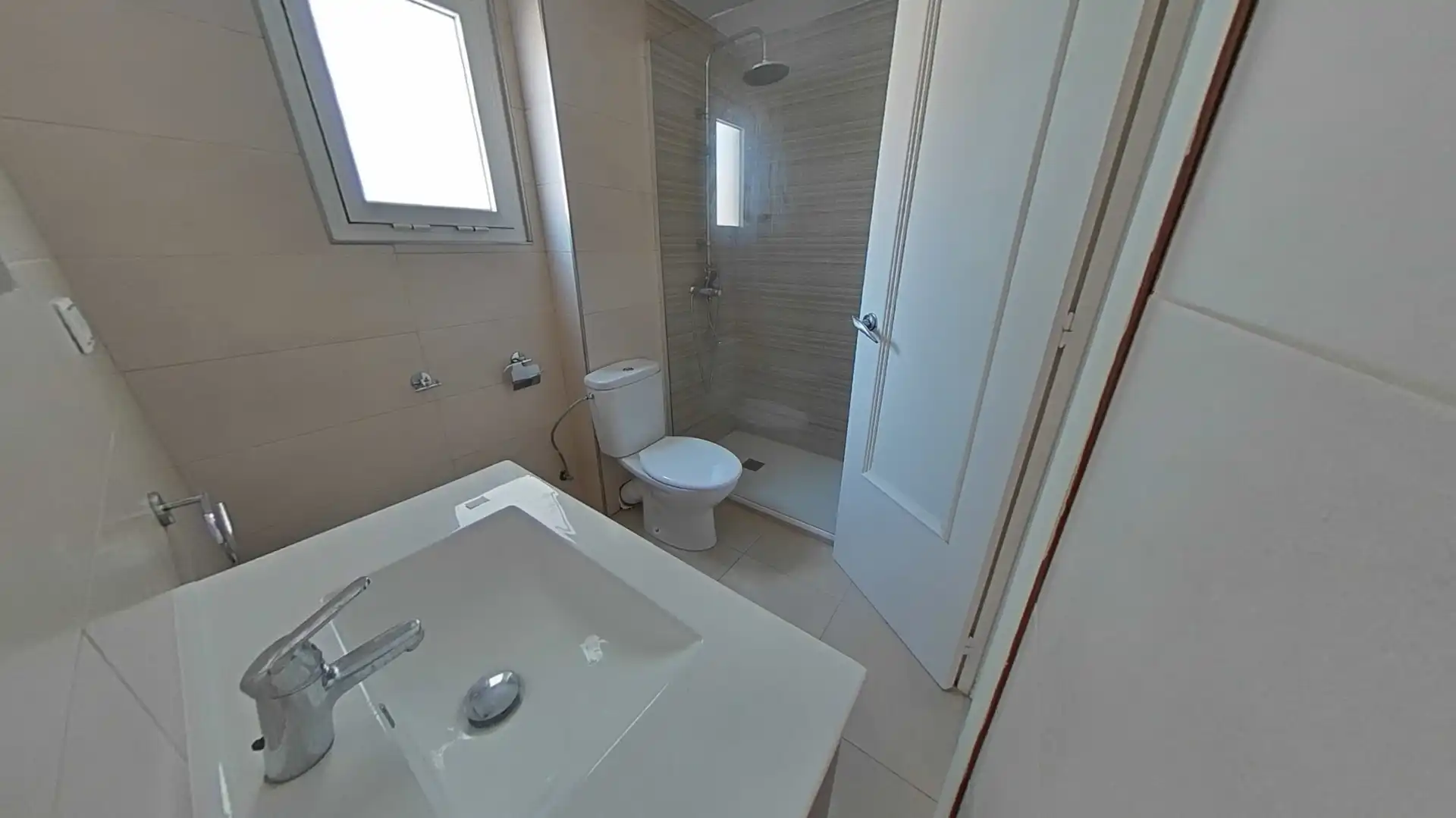 Baño de Piso en venta en La Unión con Aire acondicionado y Balcón