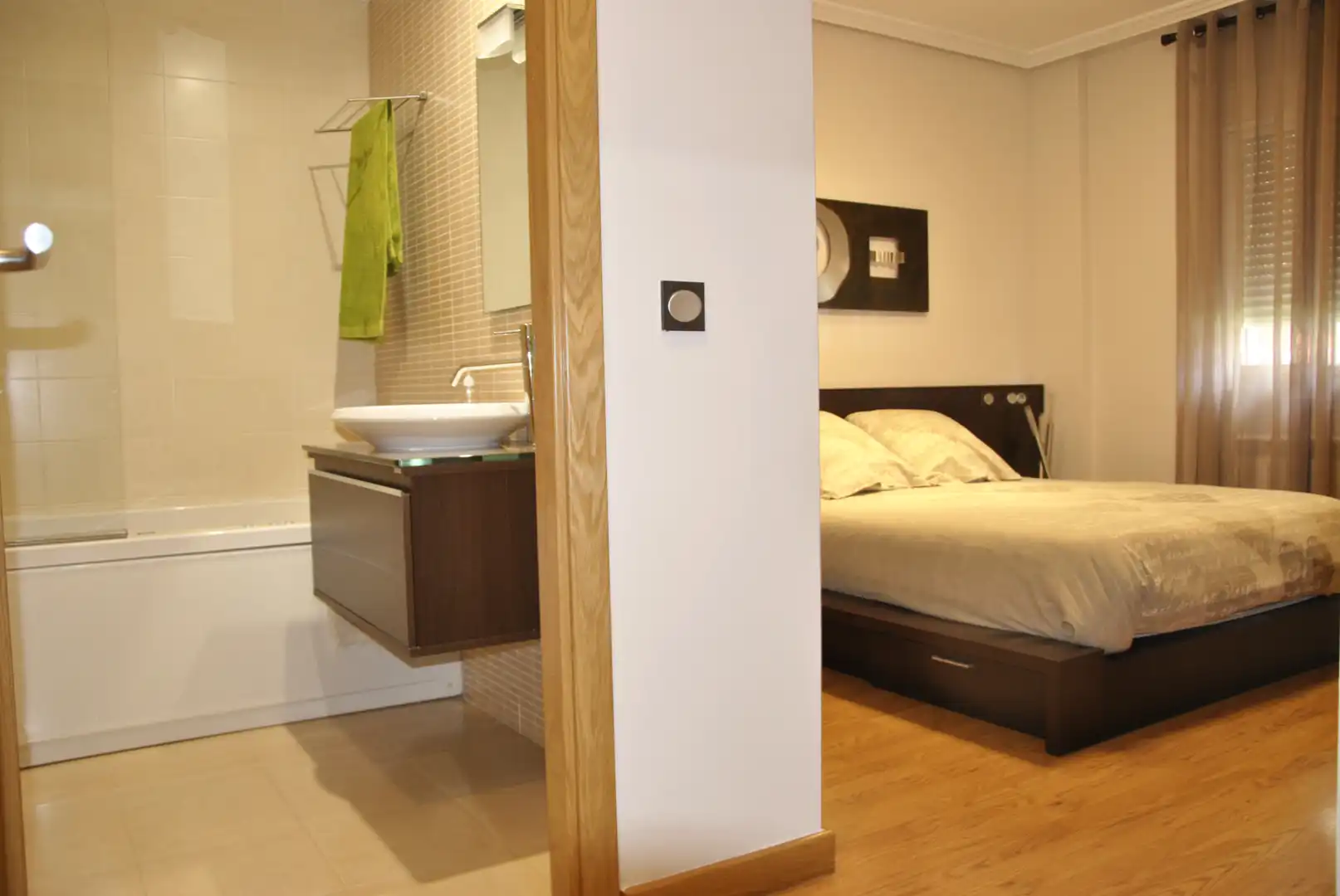 Habitación de Piso de alquiler en Plasencia con Aire acondicionado, Calefacción y Jardín privado