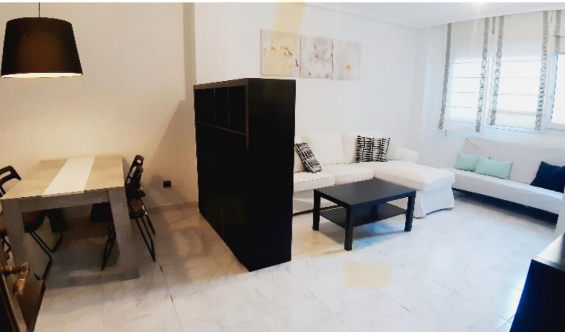 Außenansicht von Wohnung zur Miete in  Madrid Capital mit Klimaanlage, Heizung und Parkett