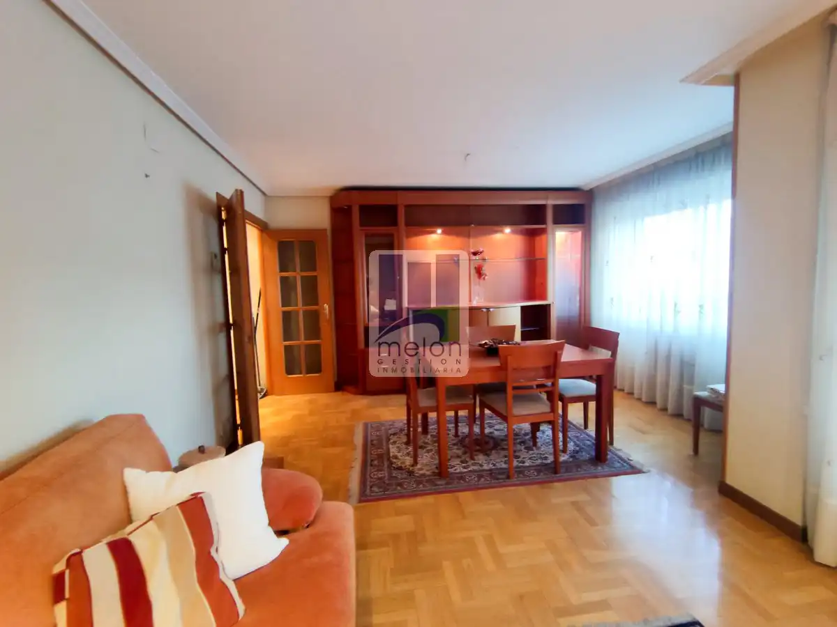 Sala d'estar de Pis en venda en Burgos amb Traster