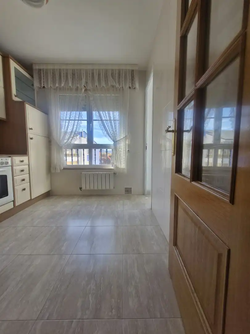 Schlafzimmer von Wohnung zum Verkauf in Foz mit Heizung, Abstellraum und Möbliert