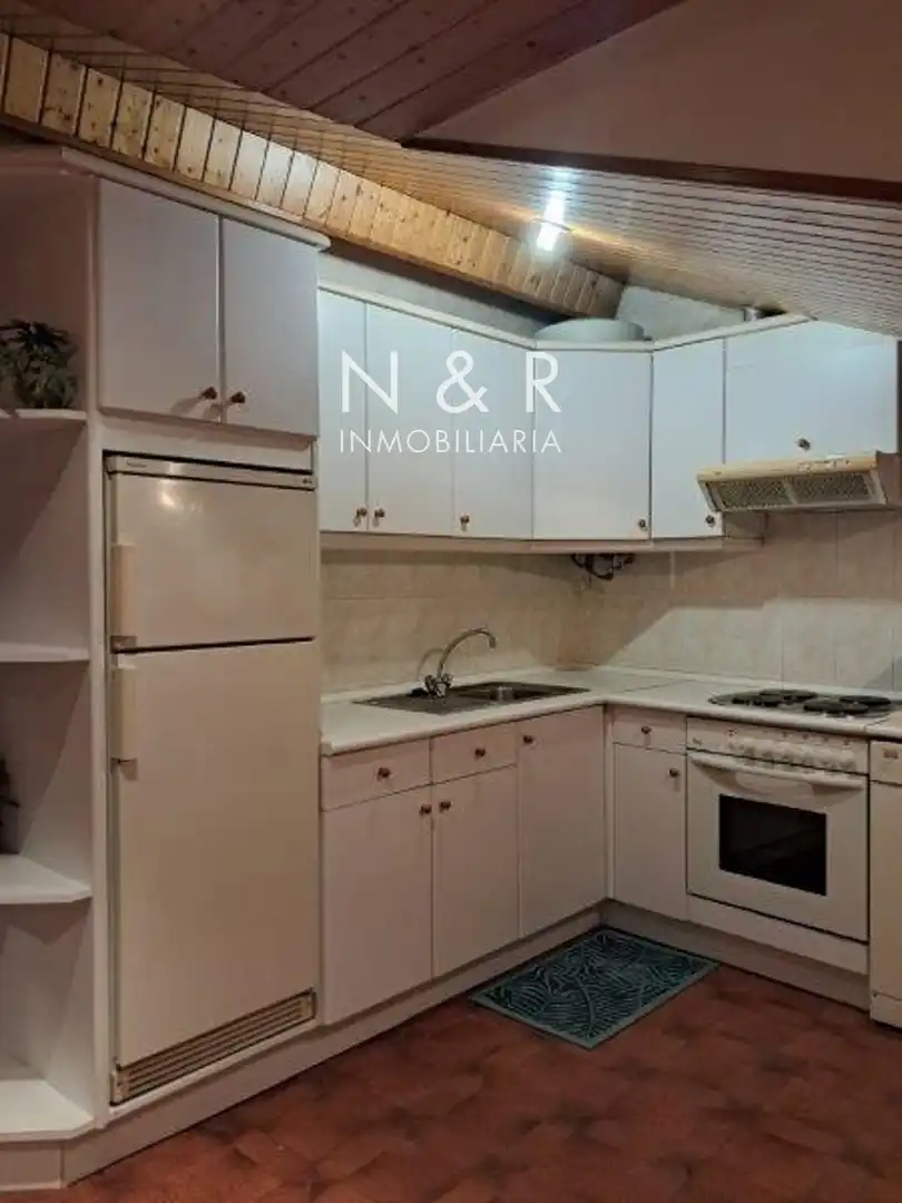 Attic for rent in Virxe Cerca, Concheiros - Fontiñas