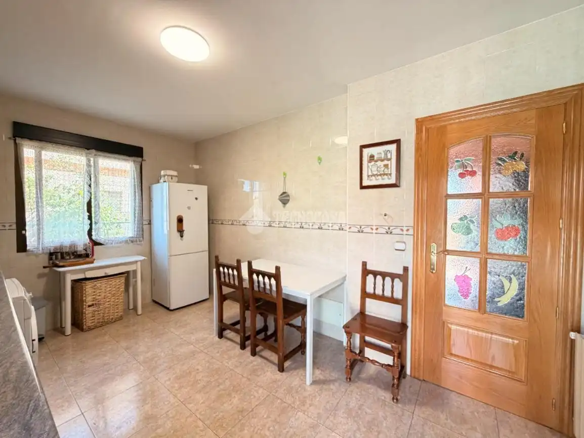 Cocina de Casa adosada en venta en Segovia con Calefacción