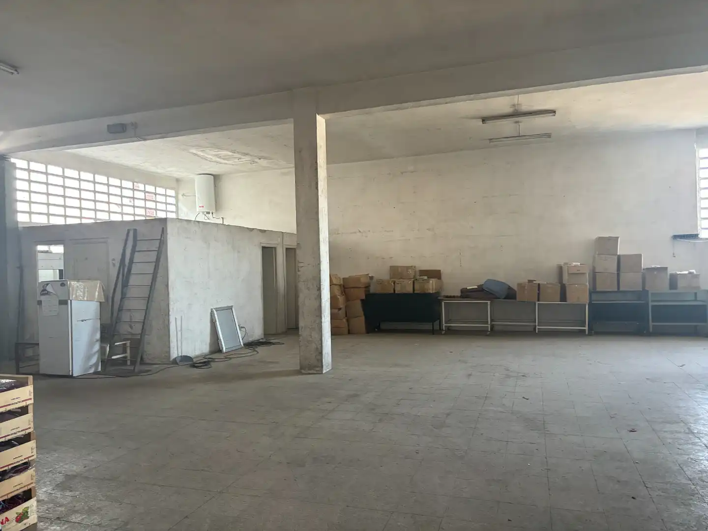 Local comercial en venta en Rúa Coutada Nova, imagen 2