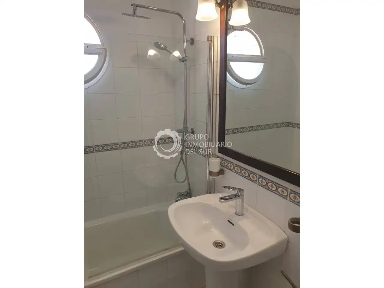 Badezimmer von Wohnung zur Miete in Cádiz mit Möbliert