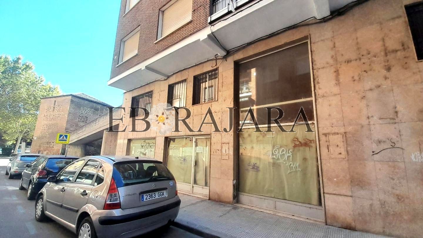 Local en venda a De Cabeza Del Moro, Casco Antiguo