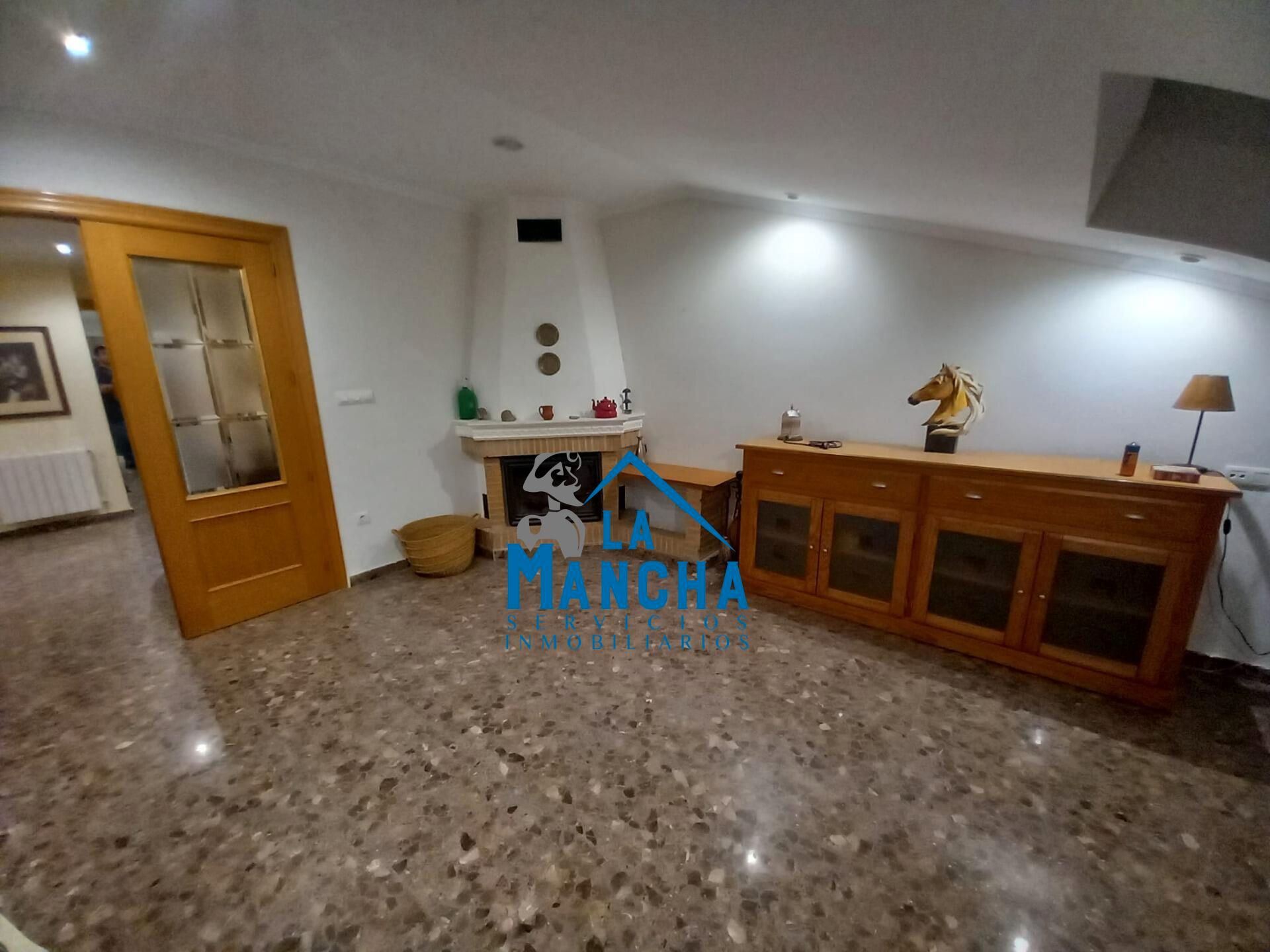 Dachboden zum verkauf in Chinchilla de Monte-Aragón mit Heizung, Terrasse und Balkon