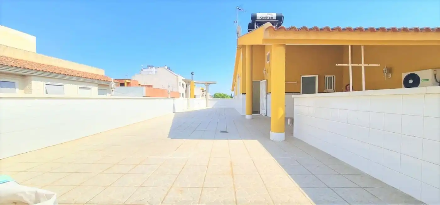 Adossat amb terrassa en venda a Casco Urbano