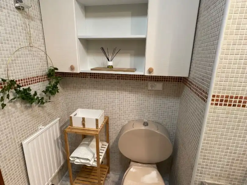 Baño de Piso de alquiler en Cuenca con Calefacción, Parquet y Terraza