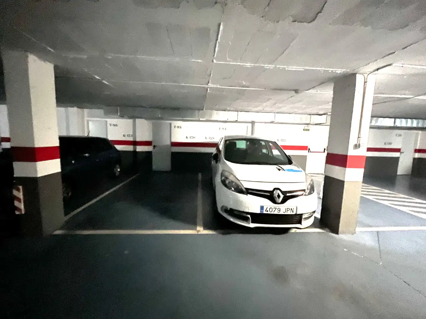 Aparcament de Garatge de lloguer en Mairena del Aljarafe amb Alarma