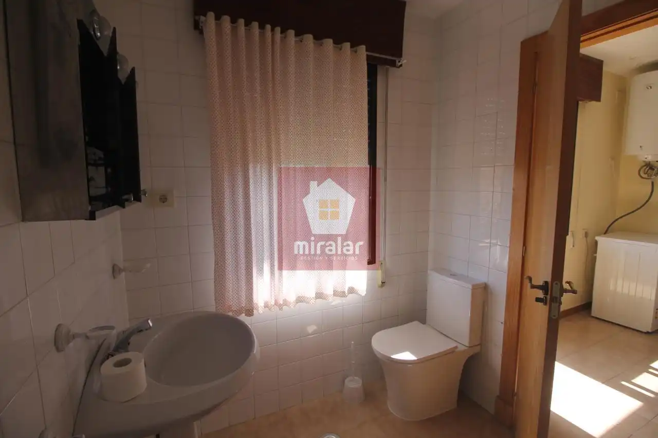 Bathroom of Houses for rent in As Neves    with Storage room, Furnished and Balcony
