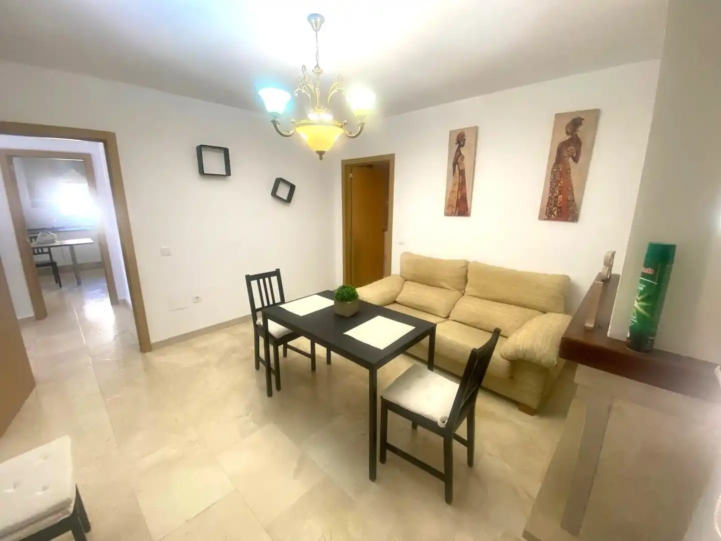Sala d'estar de Casa o xalet en venda en Málaga amb Terrassa i Moblat