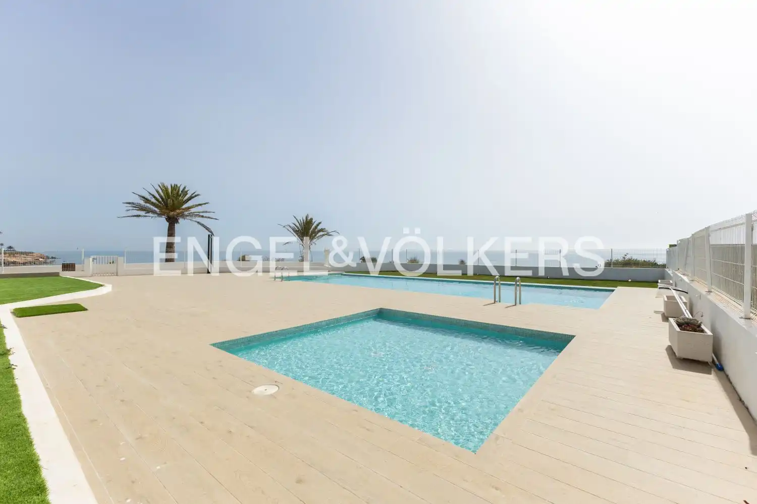 Swimming pool of Houses for sale in Vinaròs  with Air Conditioner, Heating and Private garden