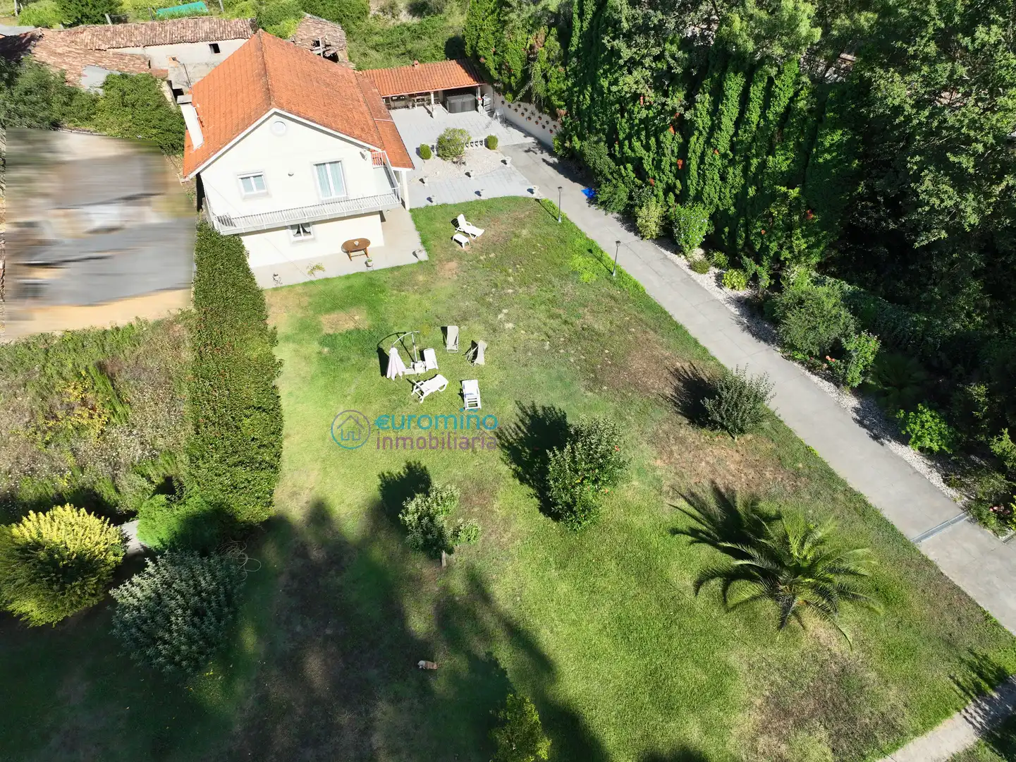 Haus oder Chalet zum Verkauf in Salvaterra de Miño mit Parkett, Terrasse und Abstellraum