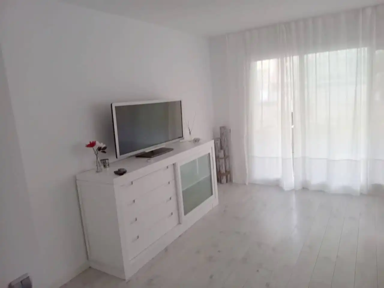 Habitación de Piso de alquiler en Cubelles con Aire acondicionado, Calefacción y Jardín privado
