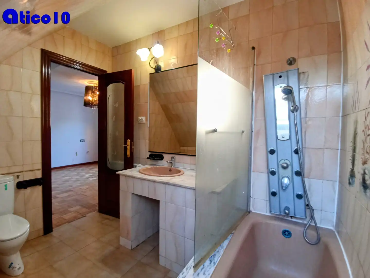 Bathroom of Attic for sale in Oviedo   with Heating, Parquet flooring and Terrace