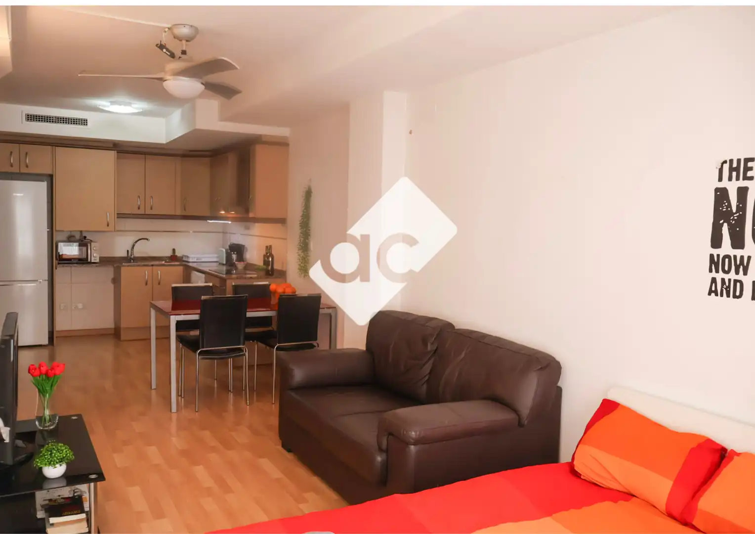 Sala d'estar de Loft de lloguer en Valencia amb Moblat, Forn i Rentadora