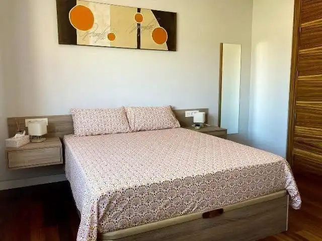Dormitori de Casa o xalet en venda en Elda amb Aire condicionat, Jardí privat i Terrassa