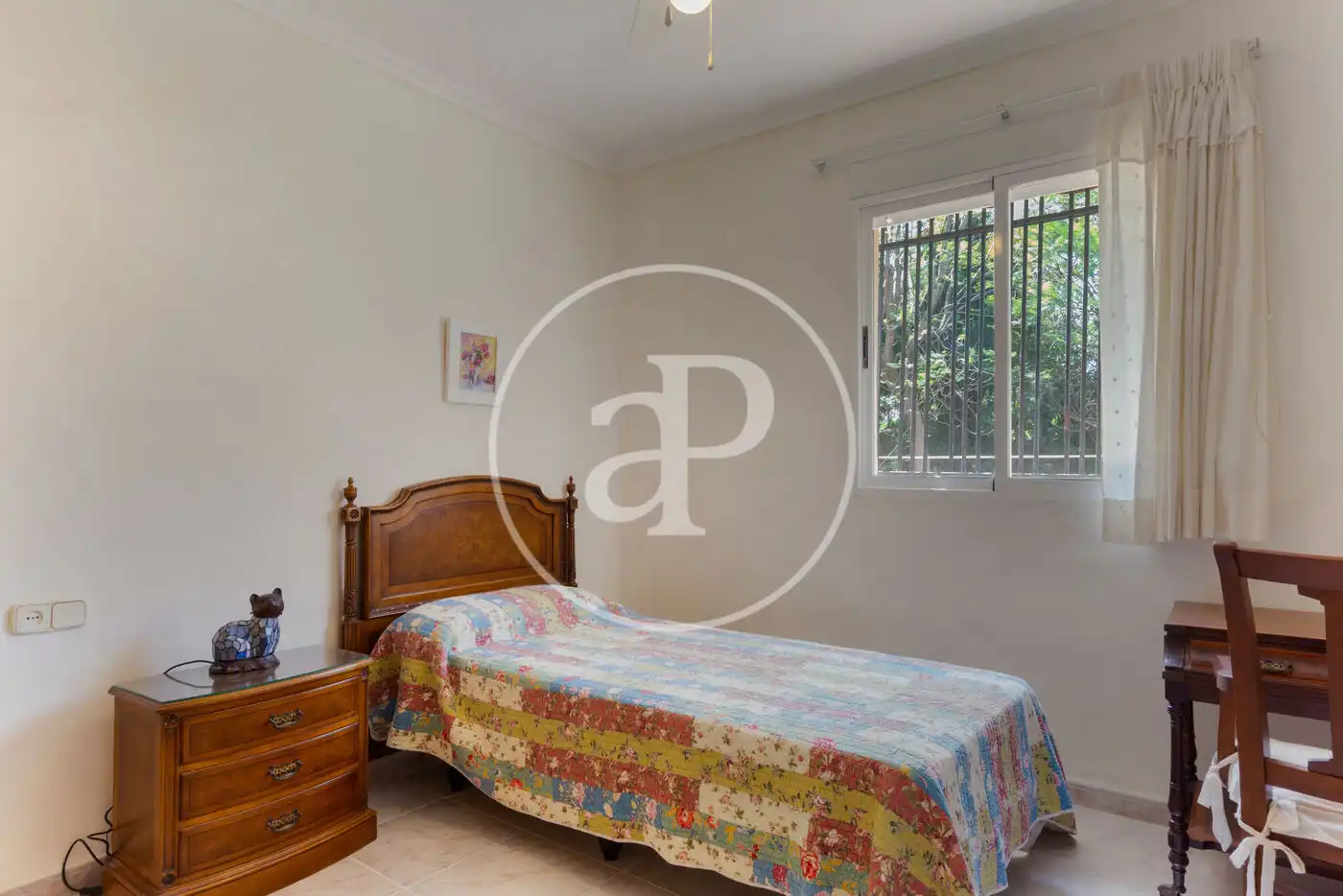 Habitación de Casa o chalet en venta en Paterna con Aire acondicionado, Calefacción y Jardín privado