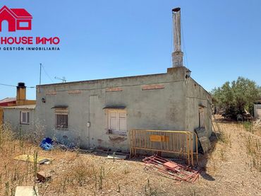 Casa rustica con giardino in vendita a Camí de Codonyol 43