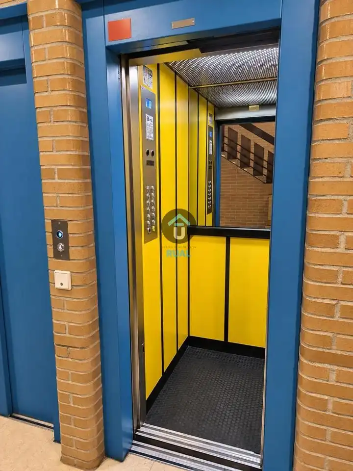 Außenansicht von Wohnung zur Miete in Madrid mit Klimaanlage, Heizung und Parkett