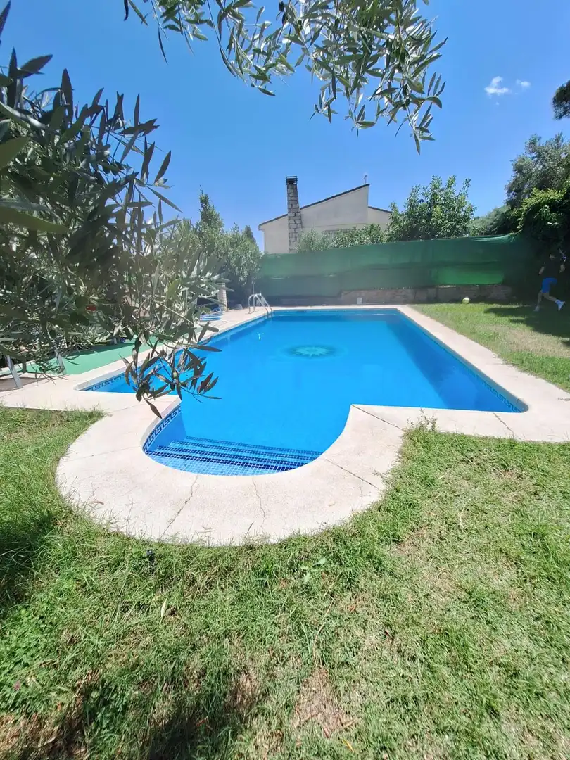 Chalet con piscina en venta en El Molar (Madrid), imagen 4