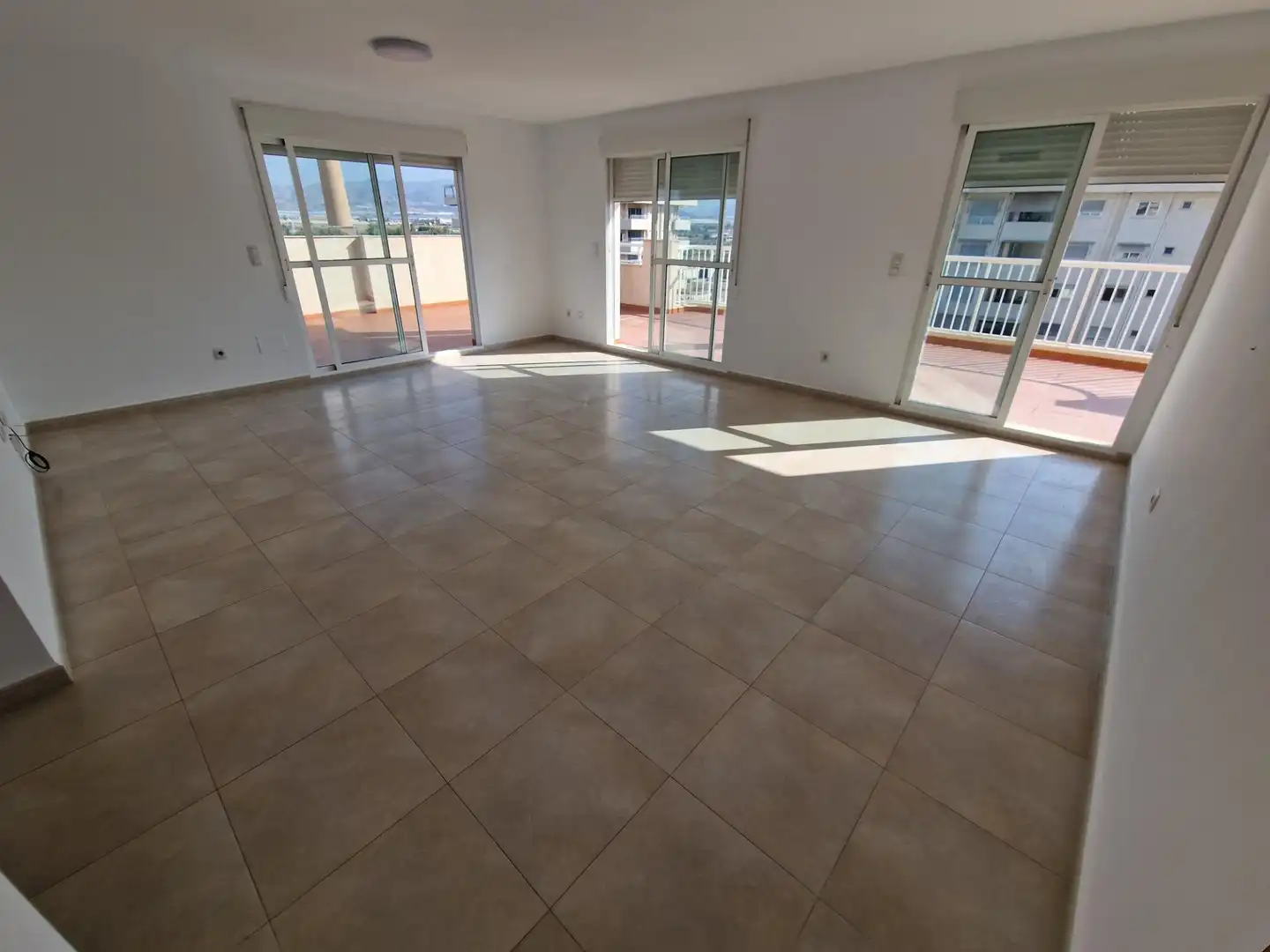 Sala de estar de Ático en venta en Águilas con Aire acondicionado, Terraza y Piscina comunitaria