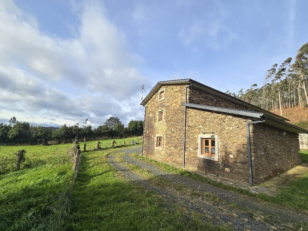 Vista exterior de Finca rústica en venda en Cerdido amb Calefacció, Jardí privat i Traster