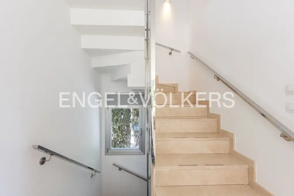 Casa o chalet de alquiler en Chiva con Aire acondicionado, Calefacción y Jardín privado
