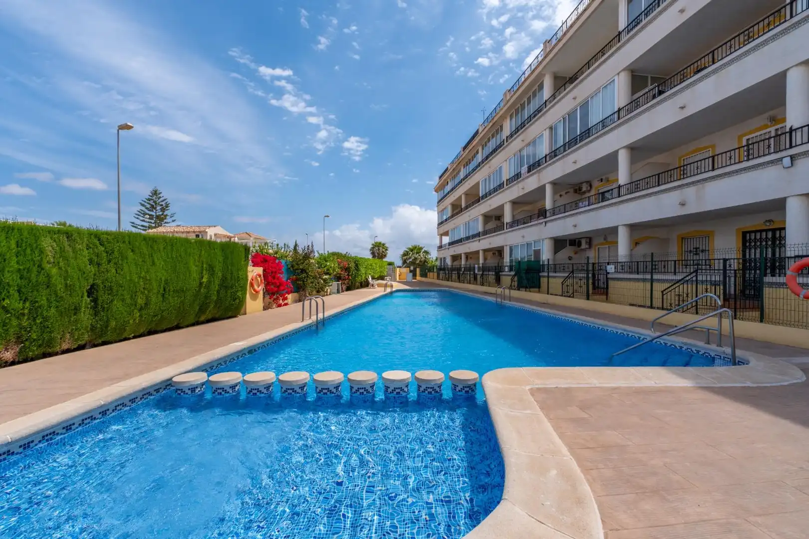 Schwimmbecken von Erdgeschoss zum Verkauf in Orihuela mit Klimaanlage, Heizung und Terrasse